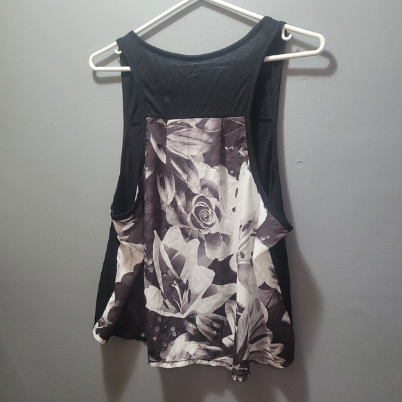 American Eagle Black Floral Backing Tank Top XL - Picture 4 of 4